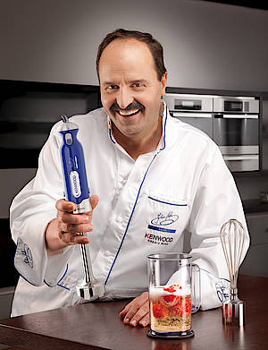 Johann Lafer präsentiert den Triblade als Sonderedition. (Fotos: Kenwood)