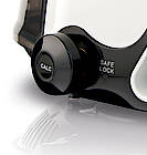 Lässt sich komfortabel bedienen und arbeitet mit 4,5 bar Volldampf: Dampfbügelstation KST241 von Koenic