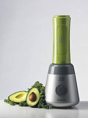Smoothie2Go von Kenwood: Der kompakte Mixer hat gleich 2 Trinkbecher im Gepäck