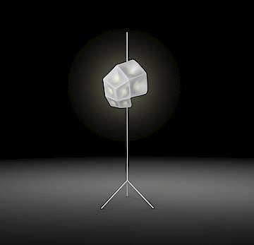 Leicht und anmutig, die Designlampe Glory von Viba nach einem Entwurf von Monica Förster. (Fotos: Monica Förster)