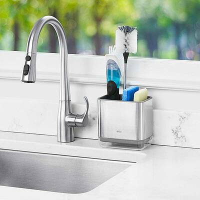 Ordnung am Beckenrand mit dem hygienischen Oxo Utensilienhalter für die Spüle – gibts in weiß oder Edelstahl