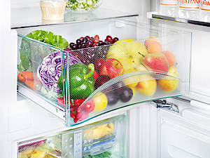 Supersparsames Highlight mit BioFresh für extra lange Frische und SmartFrost im Gefrierteil in einer neuen Energieeffizienzklasse A+++ (-20%)