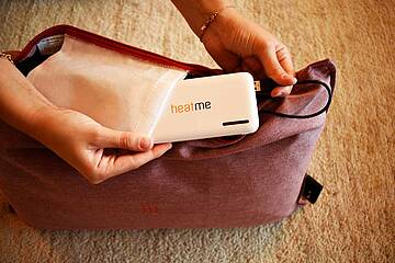 Ob auf dem Balkon oder der Terrasse, auf der Fernseh-Couch oder am Schreibtisch – die mobilen heatme Home Wärmekissen liefern immer und überall das perfekte Wellnessgefühl für den Rücken