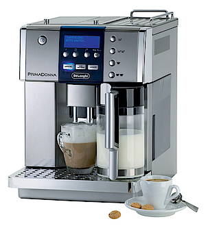 PrimaDonna im eleganten Edelstahlgewand ist der Star unter den De'Longhi Kaffeevollautomaten<br>(Foto: De'Longhi)