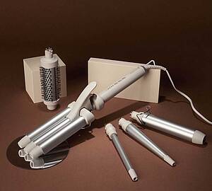 Der neue Trendology 5-in-1 Multistyler von Remington schafft Korkenzieherlocken, Mermaid-Waves, voluminöse Wellen, natürlich wirkende Locken und geglättetes Haar und ist in 40 Sekunden einsatzbereit