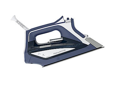 Das neue Rowenta Focus Excel DW5210 mit Selbstreinigungsfunktion und integrierter Antikalk-Kassette rückt der Bügelwäsche mit einem 170g/min-Dampfstoß zu Leibe
