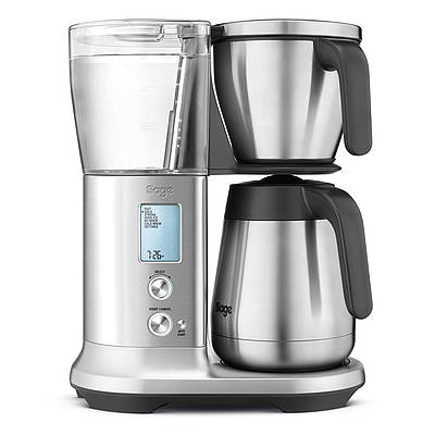 Wie von Hand aufgegossen - das verspricht die neue Sage Kaffeemaschine the Precision Brewer. Kegel- und Korbfilter sowie ein optional erhältliches Pour Over Passstück ermöglichen individuelle Abstimmungen von Geschmack und Aroma