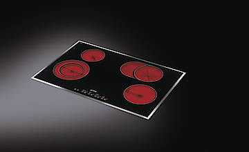 Das Kochfeld kann flächenbündig eingebaut werden<br>(Fotos: Smeg)