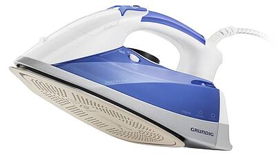 Dampfbügeleisen Speed Jet Ionic SI 7450 mit 439 Dampfaustrittsöffnungen und Ceramic Ultra Glide + Ionic-Bügelsohle (Foto: Grundig Intermedia GmbH)
