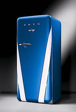 Aufregende Laser Blue Lackierung und zwei charakteristische Doppelstreifen