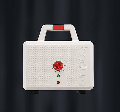 Der Sandwich-Toaster von Bodum ist mit seinem rechteckigen "Kofferdesign" ein Blickfang in jeder Küche