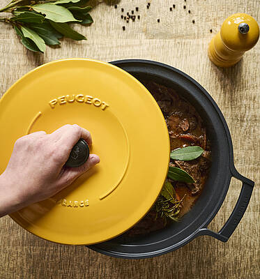 Wohlfühlessen. Leicht gemacht: Mit La Cocotte präsentiert Peugeot ab Januar 2027 eine zeitgemäße Alternative zum klassischen Gusseisentopf