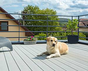 Twinson Terrassendielen bestehen aus einem äußerst hochwertigen und patentierten WPC-Werkstoff, „wood plastic composite“, einem Verbundmaterial aus Holz und Kunststoff