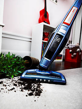 Der neue AEG Ultrapower ist in zwei starken Varianten erhältlich und mit einer komfortablen Brushrollclean Funktion ausgestattet