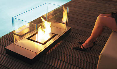 Mit 99 x 40 x 46 Zentimetern ist Uni Flame flexibel genug für Terrasse, Garten oder Wohnzimmer (Fotos: Radius Design)