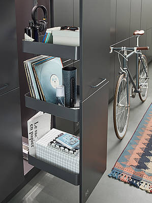 Mit Planero hat Vauth-Sagel erstmals eine Ablage in flächigem Stahldesign entwickelt. Das Stahlablageprogramm ist in verschiedenen Farben sowie für fast alle Produktgruppen erhältlich