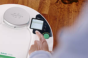 Langlebige Lithium-Ionen-Akkus verleihen dem Staubsaugerroboter Kobold VR100 Kraft. (Fotos: Vorwerk)