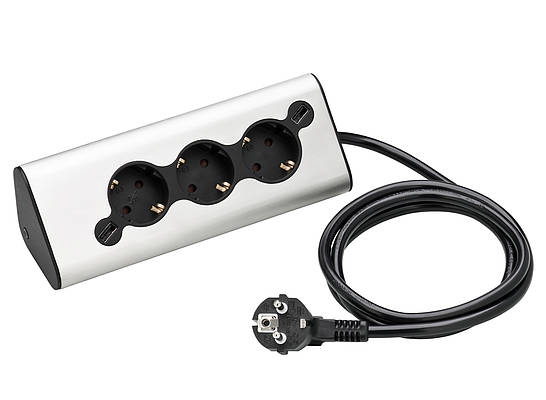 Der Multi-Stecker ist eine weitere innovative Produktergänzung im Rahmen der 2017 neu eingeführten Ambient-Serie. Gestaltet ist der Neuling passend zu den Küchengeräten in edlem Cromargan® matt