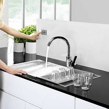 Mit vollelektronischen Durchlauferhitzern Wasser und Energie sparen - und eine Förderung gibts auch!