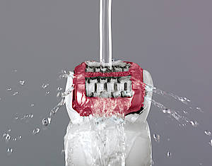 Der Panasonic Epilierer ES-ED90 Wet/Dry mit konturflexiblem Schwingkopf entfernt Körperbehaarung einfach und komfortabel