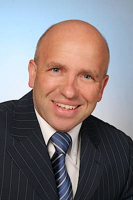 „Teamgeist, Kreativität und Schnelligkeit auf der einen und eine berechenbare Partnerschaft mit dem Fachhandel auf der anderen Seite waren und sind bis heute die Erfolgsfaktoren von Russell Hobbs“, betont Wilfried Pohl, Geschäftsführer Russell Hobbs Deutschland
