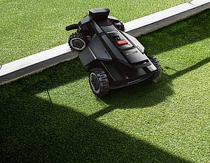 Segway Navimow hat seine Mähroboter-Modelle X420 und i206 AWD erfolgreich der strengen Prüfung des TÜV Rheinland unterzogen