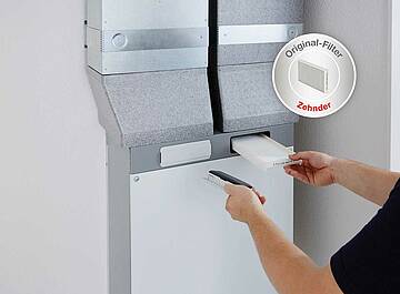 Moderne Komfort-Lüftungssysteme arbeiten ausschließlich mit Frischluft. Diese wird mit Hilfe wirksamer Filter gereinigt. So können keine Viren von außen in die eigenen vier Wände gelangen
