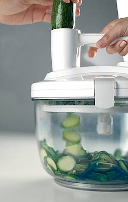 Erst wird zerkleinert, dann geschleudert<br>(Fotos: Salton Deutschland GmbH)