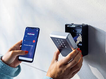 Schlüssel sicher und smart übergeben: Die neue ABUS Smart KeyGarage mit Bluetooth-Konnektivität
