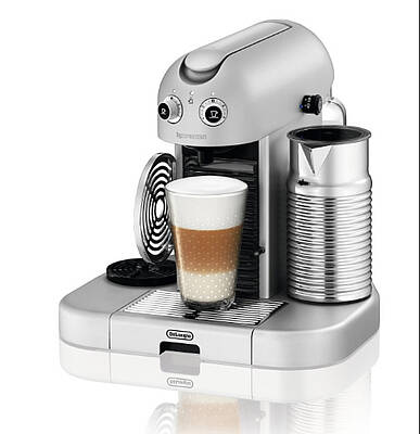Die Kapsel-Automaten Maestria und Gran Maestria (Abb.) von De’Longhi jetzt auch für feine Milch-Kaffee-Spezialitäten