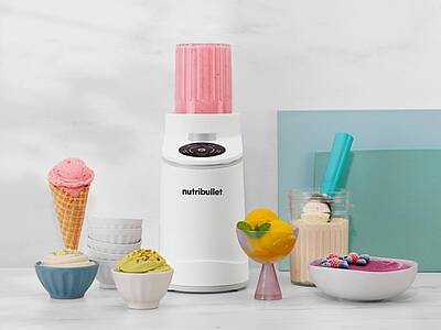 Eisvielfalt auf Knopfdruck: Mit dem nutribullet Chill Ice Cream Maker ist die Eisherstellung ein Kinderspiel (Bild: nutribullet)