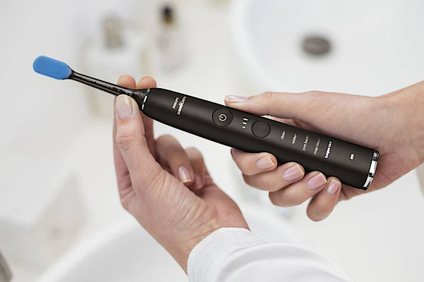 Gründliche Reinigung in "Schallgeschwindigkeit" verspricht die Sonicare DiamondClean Smart. Und via App ist die Zahn-und Mundhygiene stets unter Kontrolle