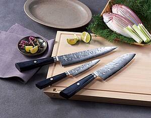 Yaxell steht für kompromisslose Qualität, echte japanische Handwerkskunst und Messer, die täglich Freude beim Arbeiten machen