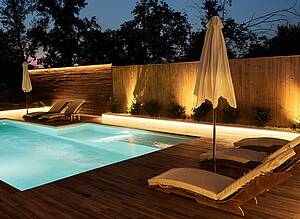 ...feines Licht im und an Pool oder Teich