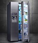 Das Side-by-Side-Konzept des neuen Samsung Food Showcase ermöglicht eine intelligente Anordnung der Lebensmittel im Kühlschrank